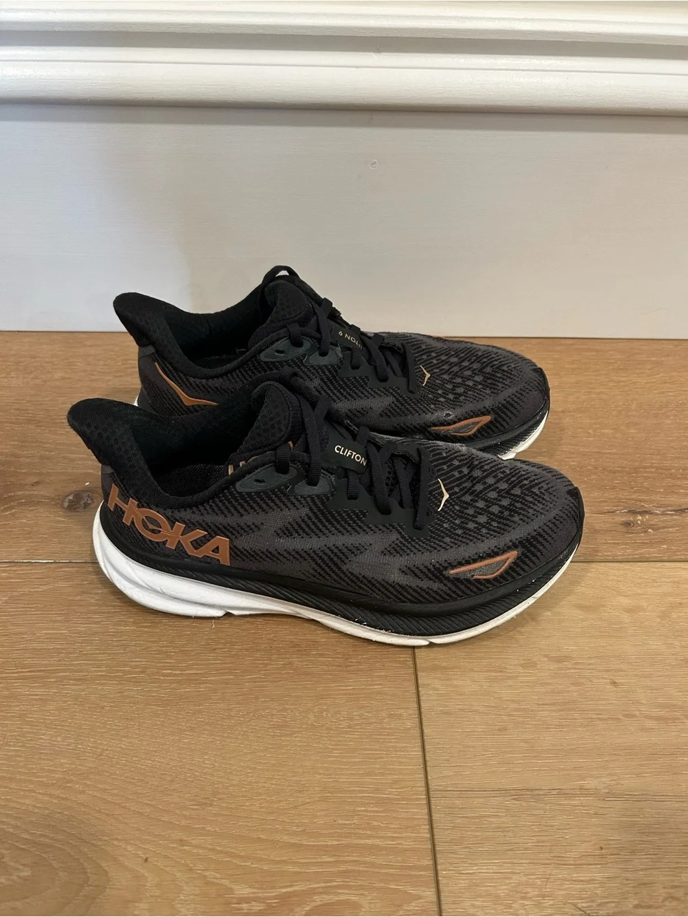 HOKA Women's Clifton 9 - Women’s 7 - Picture 1 of 9